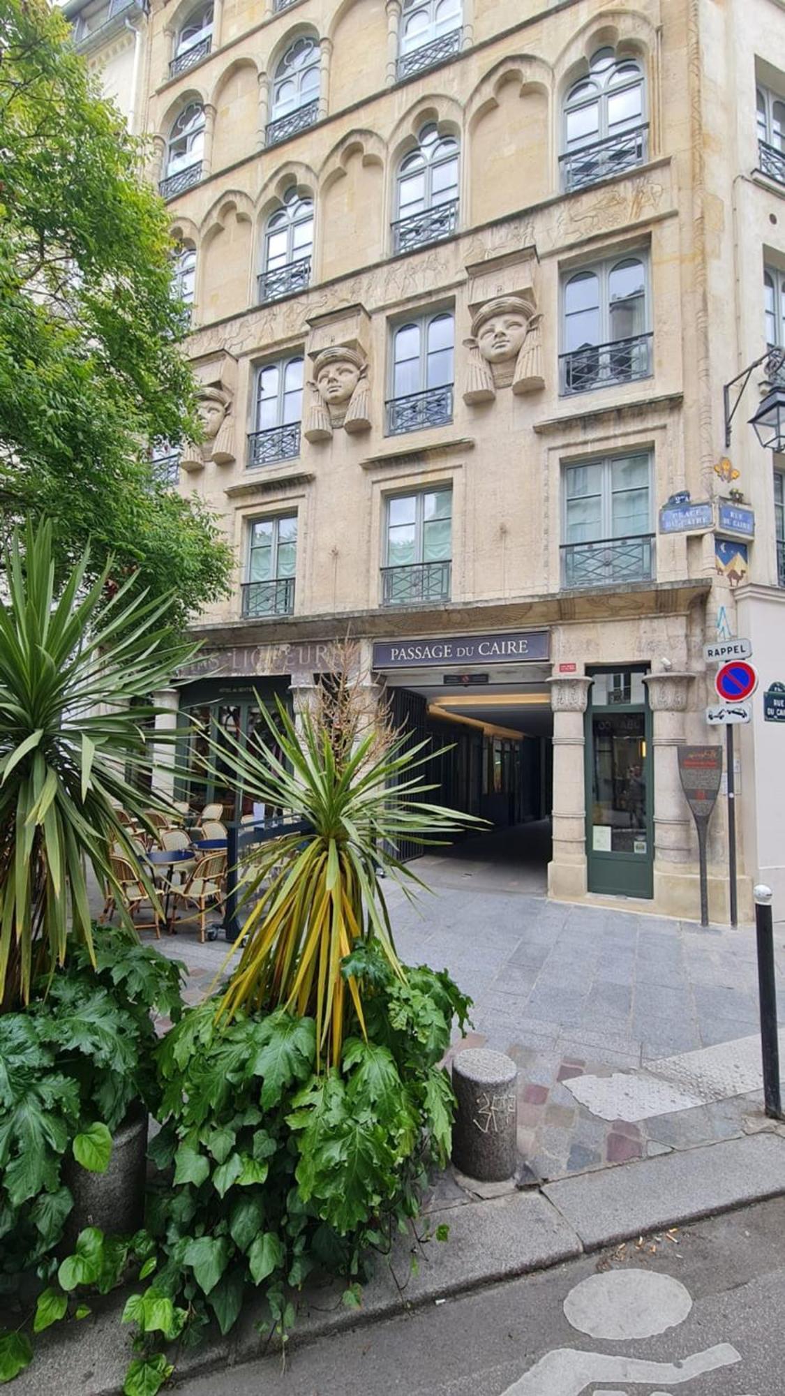Urban Flat 179 - Loft Montorgueil * Parijs